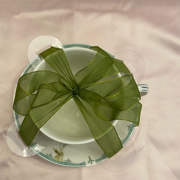 NEW VINTAGE GRACE TEA WARE CUP and SAUCER BEAUTIFUL FLORAL DESIGN - Picture 2 of 6